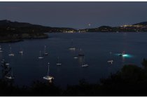 68s  barche nella baia di Margidore e Capoliveri lontano a destra