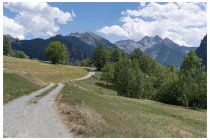 21s  tra Brusson e Vollon un bel tratto tra i pascoli