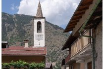 05s  tra le poche case della borgata Pratolungo faccio il pieno alle borracce e inizio a salire....
