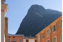 23s  Di qui sono già passato in bici con Eli nel 2015, durante il viaggio lungo le alpi tra Ventimiglia e il San Gottardo, quella volta arrivavamo dal col de Turinì e salimmo il col de la Bonette per poi scendere a Jausiers, ma allora facemmo la strada "normale" asfaltata, clicca   QUI  per vedere quel fantastico viaggio