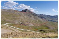 43s  ecco qui si vede bene la mia strada, devo girare intorno alla cima de la Bonette (2860m) e poi tornare indietro e scendere verso Jausiers (in giallo, non la sterrata da cui sono salito)