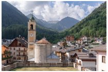 69s  faccio una pausa a Pietraporzio, paesino da cui io e Eli siamo già passati diverse volte per bellissime escursioni