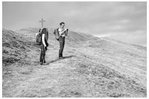 18s  saliamo sulla cimettina alle spalle del rifugio, sta anche uscendo un raggio di sole!
