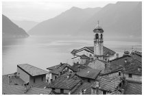 32s  ultima parte del percorso in piano tra Sala e Colonno lungo la Green Way del Lario, più che altro lungo una sfilata modernissimi residence spuntati come funghi negli ultimi anni che si stanno consumando ogni pezzetto di terreno tra il lago e le pareti delle montagne