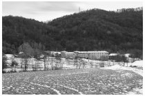 15s  la località Figina, un grande cascinale sotto il monte di Brianza dove è ancora attiva un'azienda agricola