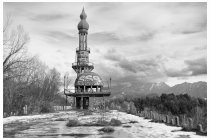 16s  il parco divertimenti abbandonato di Consonno, ogni volta che ci passo lo trovo sempre più devastato, prima o poi verrà giù anche sta torre