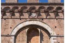 27s  entriamo a Siena passando per porta Pispini