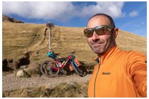 25s  eccomi al passo dell'Alpe (2461m), ore 16e25 e mi manca ancora un pò di strada....