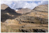 31s  lassù rimasugli del ghiacciaio di Dosegù, verso la cima del San Matteo (3678m) nascosto dalle nuvole, l'ho salito nel 2014, clicca   QUI