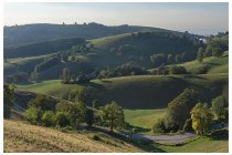 49s  Secondo giorno, si parte in discesa! Infatti da Camposilvano devo scendere verso la val d'Illasi per poi risalirla verso il rifugio Scalorbi, non ci sono alternative che restano in quota.