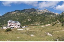 64s  panoramica sulle vette intorno allo Scalorbi