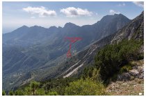 66s  mi affaccio nel versante vicentino ed ecco laggiù il rifugio Battisti, ci sono passato a giugno durante un bel giro tra Carega e Pasubio, clicca  QUI