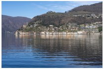 03s  prima parte del percorso tra Riva San Vitale e Porto Ceresio passando per Brusino Arsizio, strada molto tranquilla, sulla sponda opposta si può ammirare uno dei borghi più pittoreschi della Svizzera, Morcote (anche se stanno facendo di tutto per rovinarlo)