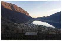 32s  laggiù in fondo al lago Riva San Vitale dove chiudiamo l'anello