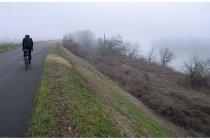 27s  con l'ultima fioca luce percorriamo i pochi chilometri che ci restano lungo l'argine maestro del Po, verso Scorzarolo