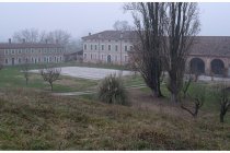 28s  grandi cascinali  lungo il corso del Po