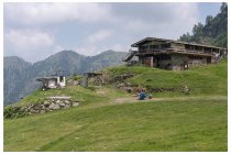 12s  il rifugio Salmurano, sulla pista da sci
