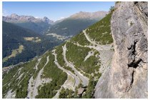 04s  passiamo alle foto di questi spettacolari posti visti, vabbè qui sotto la salita ai laghi di Cancano vista dalle torri di Fraele, percorsa ormai un pò di volte, sullo sfondo la val Viola con l'omonimo passo