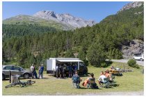 104s  ....anzi non era vittoria, era profumo di salsiccia!  Sono le 11e30, ci fermiamo a mangiare un bel panino al chioschetto in fondo ai laghi
