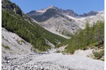 11s  l'ambiente si fa sempre più grandioso, pare di stare in Alaska
