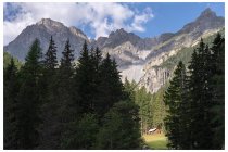 48s  il più alto lassù è il piz Triazza, 3040 metri