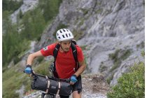 58s  si può chiaramente leggere negli occhi.... "dove c..... mi hai portato!!!"