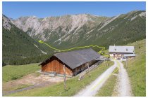 99s  alp Mora (2090 m) , da qui scendiamo nel fondovalle e andiamo a prendere il sentiero che corre di fianco al torrente Aua da val Mora