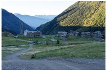 19s  ci lasciamo Eita alle spalle e iniziamo a salire verso il passo di Verva.  Ci sono salito anche con Nives nello zaino, anzi, siamo andati anche più su, clicca    QUI