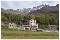 51s  la parte più "tecnica" finisce all'alpe Campo, ora fino a Sfazù è tutta comoda strada bianca. Nella foto il rifugio Saoseo, poco distante c'è anche l'omonimo lago, ma è meglio andarci a piedi