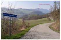 13s  e poi giù di qui, verso il castello di Montesegale già ben visibile